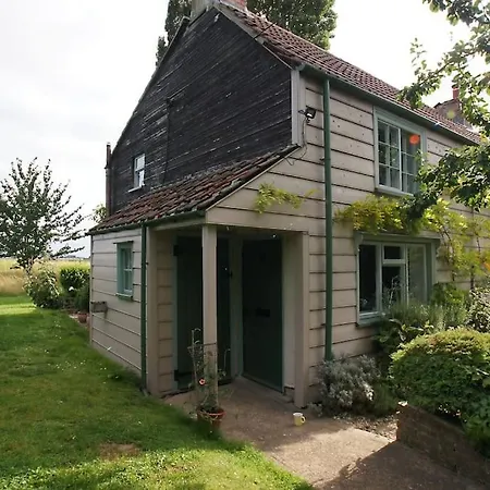 Cozy Cottage Overlooking Fields, Upwell Exterior photo