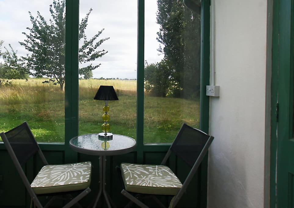 Cozy Overlooking Fields, Holiday home *