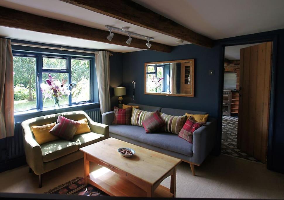 Cozy Overlooking Fields, Holiday home Upwell